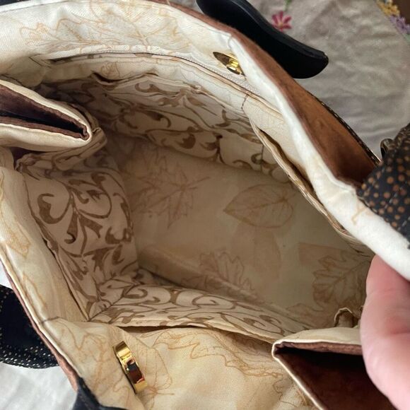 Quilted artisan embroidered Chic-a-dee double handle satchel. - Picture 8 of 8